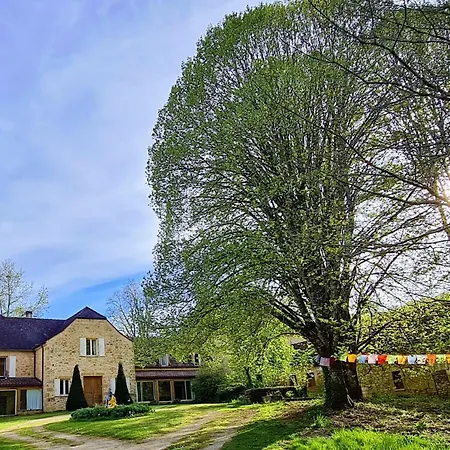Domaine Swayoga Familiale De Charme Au Coeur De La Nature Pres De Sarlat Pour Quatre Personnes Penzion 3*