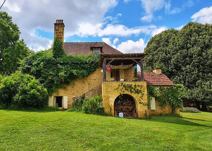 Domaine Swayoga Familiale De Charme Au Coeur De La Nature Pres De Sarlat Pour Quatre Personnes בית הארחה
