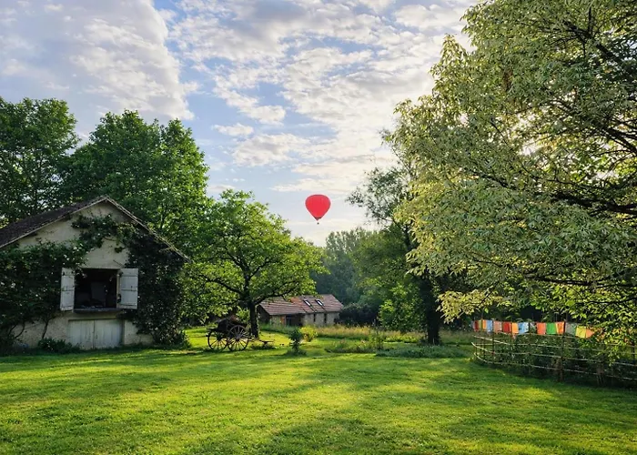 Domaine Swayoga Familiale De Charme Au Coeur De La Nature Pres De Sarlat Pour Quatre Personnes בית הארחה *
